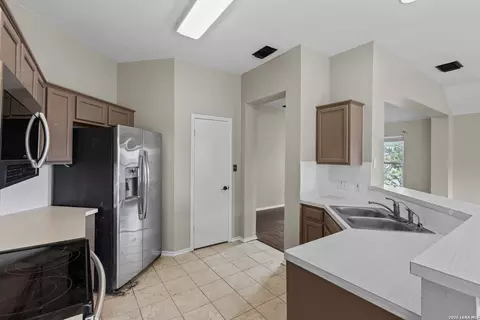 Kitchen - 9703 Copper Oak, Converse, TX 78109 photo 3 of 3