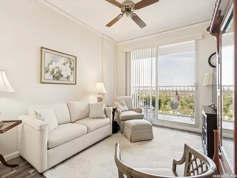 1 Towers Park Ln #1604, San Antonio, TX 78209