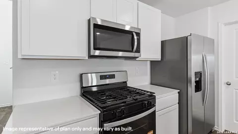 Kitchen - 15414 Lemon Pepper Crk, Von Ormy, TX 78073 photo 1 of 5