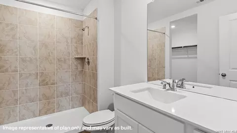Bath - 15414 Lemon Pepper Crk, Von Ormy, TX 78073 photo 3 of 4