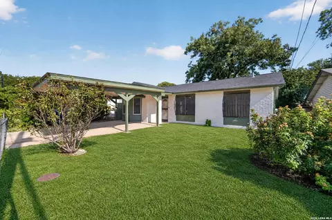 3911 Bay St, San Antonio, TX 78237