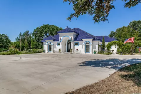 Exterior - 497 N Thunder Creek Rd, Utopia, TX 78884 photo 2 of 7