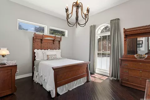 Bedroom - 497 N Thunder Creek Rd, Utopia, TX 78884 photo 2 of 4