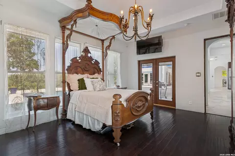 Bedroom - 497 N Thunder Creek Rd, Utopia, TX 78884 photo 4 of 4