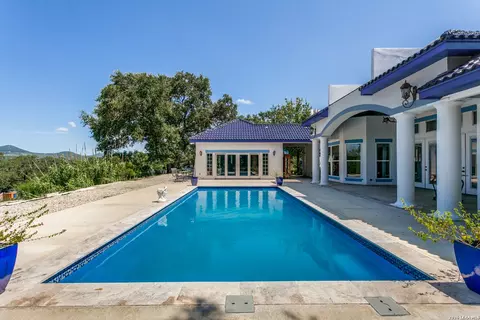 Exterior - 497 N Thunder Creek Rd, Utopia, TX 78884 photo 6 of 7