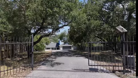 393 Nancy Dr, Canyon Lake, TX 78133
