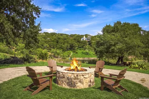 393 Nancy Dr, Canyon Lake, TX 78133