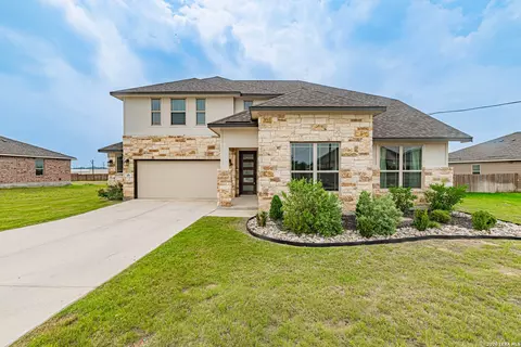 109 Willow Oak Trl, Floresville, TX 78114