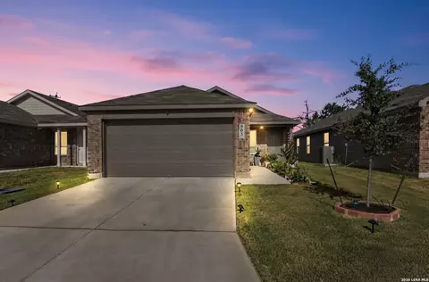 9617 Garnet Grv, San Antonio, TX 78223