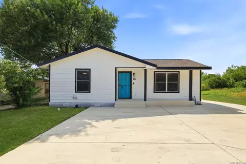 211 Esmeralda Dr, San Antonio, TX 78228