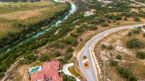 1817 Paradise Pkwy, Canyon Lake, TX 78133