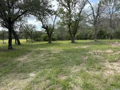 69 Powder Rdg, Luling, TX 78648 photo 4