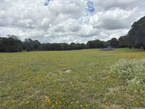 69 Powder Rdg, Luling, TX 78648 photo 6