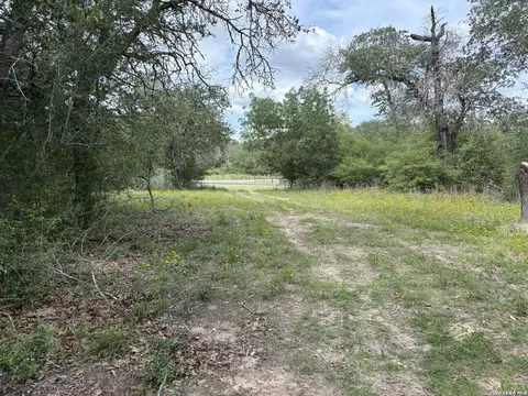 69 Powder Rdg, Luling, TX 78648 photo 5
