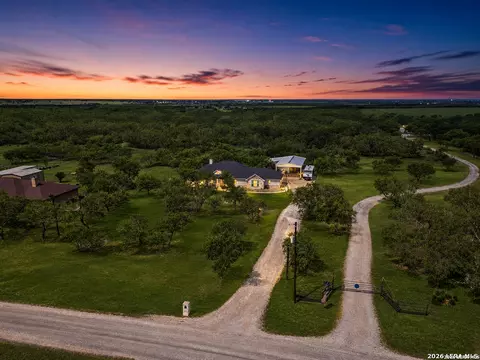209 Gentle Breeze, Floresville, TX 78114