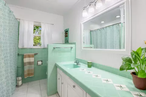827 W Merriweather St, New Braunfels, TX 78130