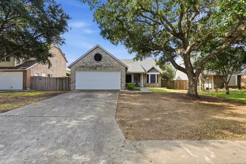 9338 Greens Pt, San Antonio, TX 78250