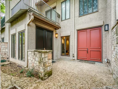 8000 Donore Pl #11, San Antonio, TX 78229