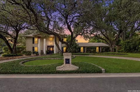 108 Sir Arthur Ct, Castle Hills, TX 78213