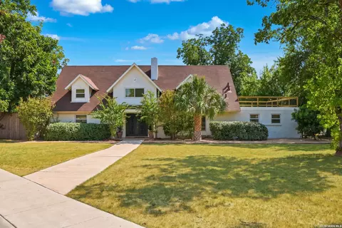 209 Dandelion Ln, Castle Hills, TX 78213