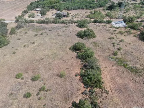 1309 Fm 2790, Lytle, TX 78052 photo 7