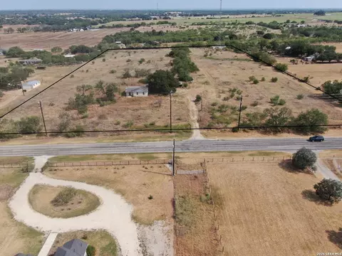 1309 Fm 2790, Lytle, TX 78052 photo 3