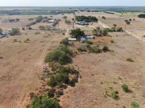1309 Fm 2790, Lytle, TX 78052 photo 14
