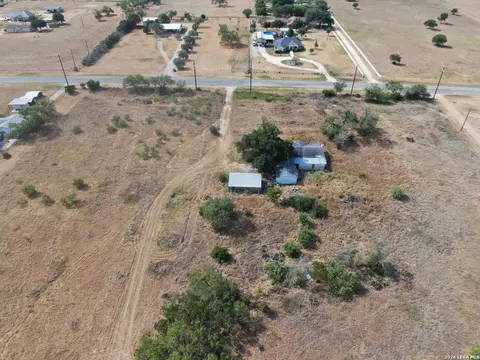 1309 Fm 2790, Lytle, TX 78052 photo 8