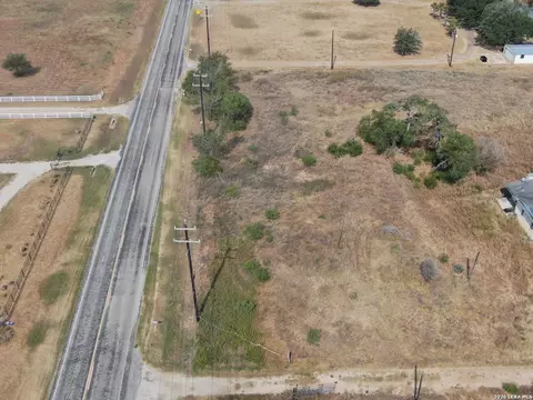 1309 Fm 2790, Lytle, TX 78052 photo 12