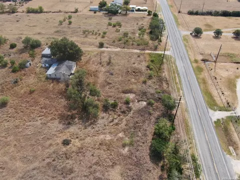 1309 Fm 2790, Lytle, TX 78052 photo 11