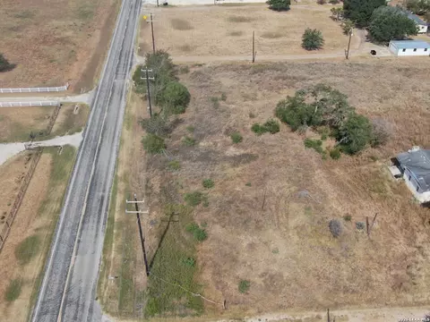 1309 Fm 2790, Lytle, TX 78052 photo 10