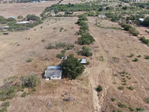 1309 Fm 2790, Lytle, TX 78052 photo 6