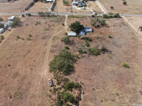 1309 Fm 2790, Lytle, TX 78052 photo 9