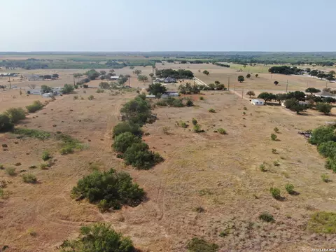 1309 Fm 2790, Lytle, TX 78052 photo 13