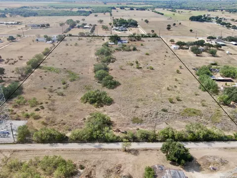 1309 Fm 2790, Lytle, TX 78052 photo 2
