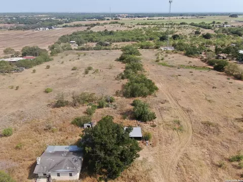 1309 Fm 2790, Lytle, TX 78052 photo 16