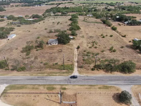 1309 Fm 2790, Lytle, TX 78052 photo 5