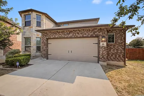 888 Maple Dr, New Braunfels, TX 78130