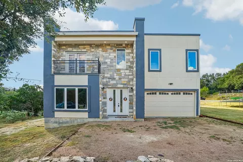 757 Canyon Bnd, Canyon Lake, TX 78133