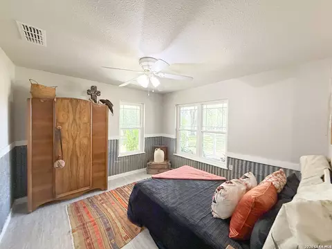 Bedroom - 901 Zig Zag Ave, Devine, TX 78016 photo 8 of 8