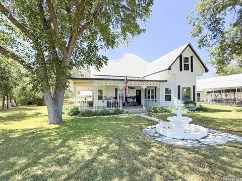 Other - 901 Zig Zag Ave, Devine, TX 78016 photo 2 of 12