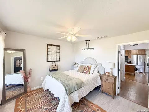 Bedroom - 901 Zig Zag Ave, Devine, TX 78016 photo 5 of 8