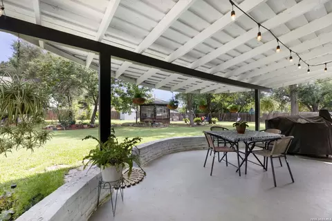 131 Elm Way, Kerrville, TX 78028