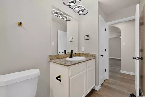 Bath - 15018 Silver Tree Cv, Von Ormy, TX 78073 photo 2 of 3