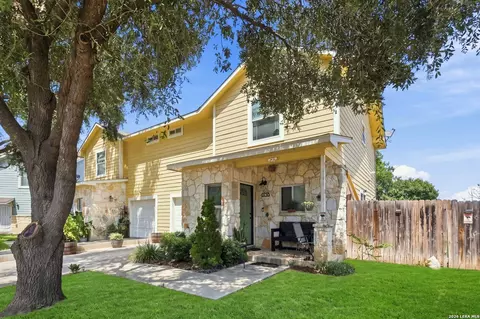 6738 Utopia Hts, San Antonio, TX 78223