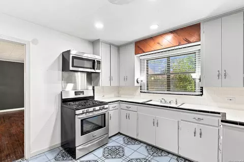 131 Freiling, San Antonio, TX 78213