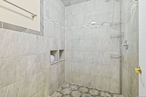 Bath - 5280 Smith Rd, Von Ormy, TX 78073 photo 3 of 6