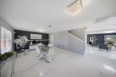 9007 Lilac Hl, Universal City, TX 78148