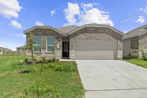 1317 Apron Trl, New Braunfels, TX 78130