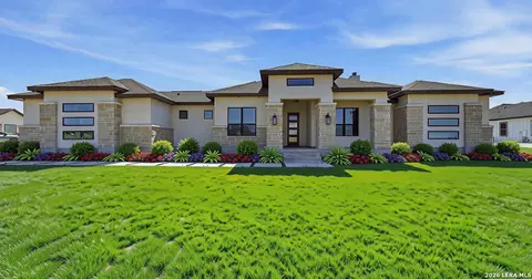 125 Valley View Dr, La Vernia, TX 78121